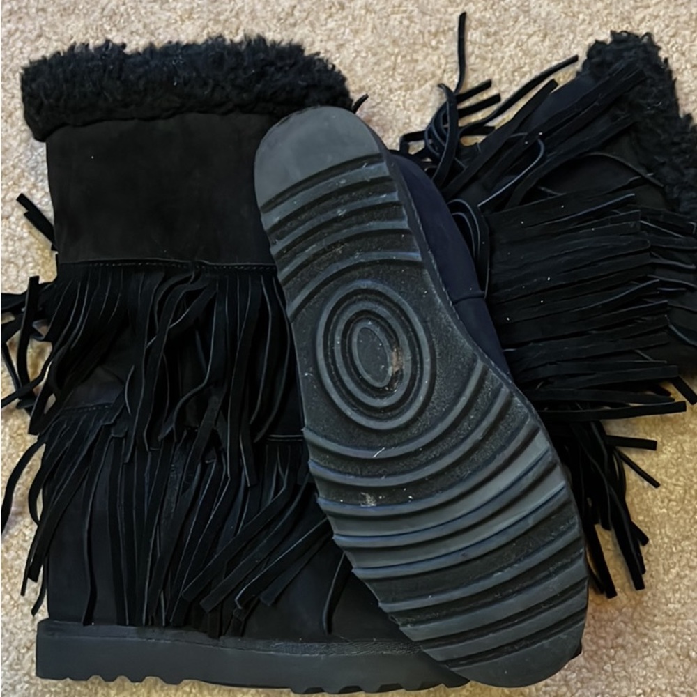 Madden Girl Sz 7 black suede fringe boots